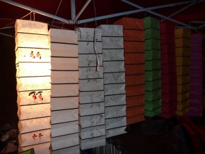 lanterne en papier rectangle (1m) : 3 euros