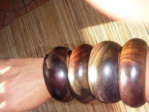 Bracelets en bois : 1,5eur piece
